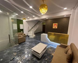 Nandan Lodge - Tuljāpur - Lobby