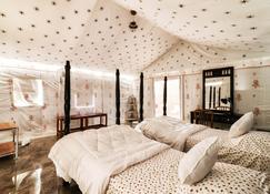 Aravali Nature Luxury Camp - Bijapur - Schlafzimmer