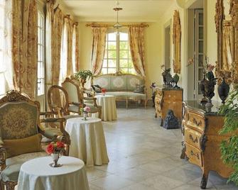 Luxurious country house with large swimming pool and 10 in Suite bedrooms - Petit-Bersac - Lounge