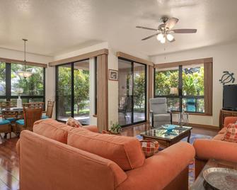 Spectacular Ground Floor Condo Sleeps 5 - Waikoloa Village - Living room