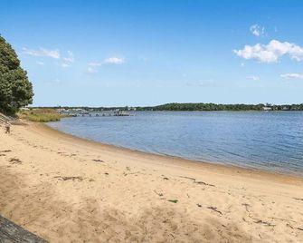 Steps to private Beach, Golf Course, AC, tandem Kayak for Guests - South Yarmouth - Beach