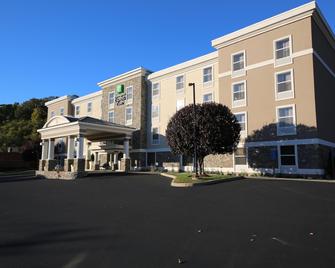 Holiday Inn Express Hotel & Suites Danbury - I-84 - Danbury - Edificio