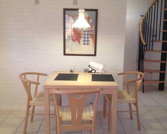 Thy. Holiday apartment directly by the fjord. Price incl heating, electricity, linen towels - Bedsted Thy - Comedor