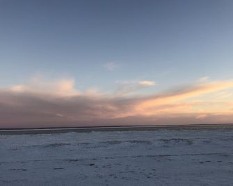 Wonderful Lake Home on beach to create memories and relax. Beautiful Views - Fort Erie - Playa