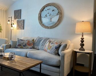 Moose Creek Lodge & Suites - Cody - Vardagsrum