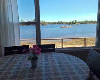 Katawoda Cottage Resort - Nobel - Comedor