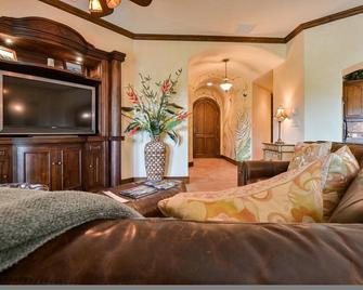 Cr Luxury Montebello 3f 3 Bdrm - Jacó - Living room