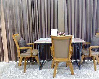 Sirimongkol Resort - Surat Thani - Comedor
