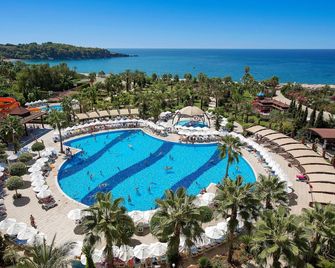 Saphir Resort & Spa - Okurcalar - Piscina