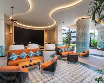 M Social Phuket - Patong - Sala de estar