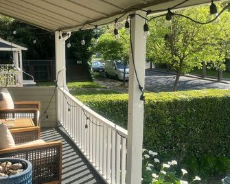 Walk to Downtown | Workspace + Pet Friendly - Pleasanton - Balcony