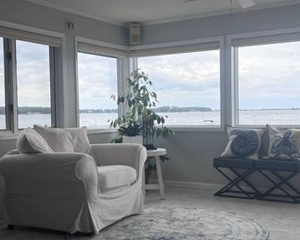The beach is your backyard! Waterfront Home in Long Island's Huntington - Huntington