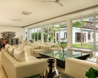 Villa Istana Putih by Nakula - North Kuta - Oleskelutila