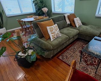 Atherton Apartment with Views and Breakfast Hamper - Atherton - Obývací pokoj