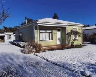 Ruapehu, Whakapapa, Turoa Accomodation - Das Jager - National Park Village - Building