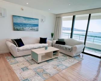 Alupang Beach Tower, Upgraded Units - Tamuning - Living room