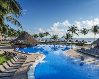 إل بيسو آت أوشين كورال آند توركيسا أدالتس أونلي - شامامل جميع الخدمات - بويرتو موريلو - حوض السباحة