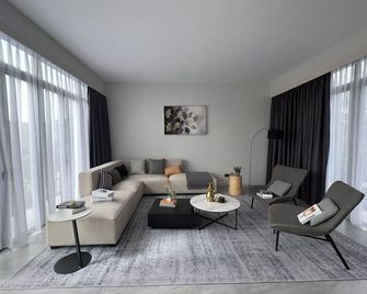 Cluny Resorts - Batam - Stue