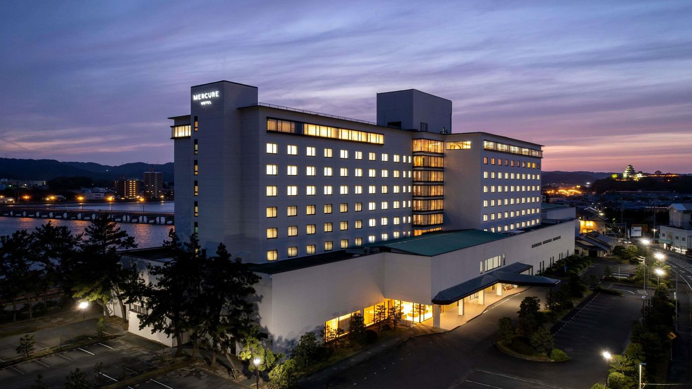 ميركيور ساجا كاراتسو ريزورت