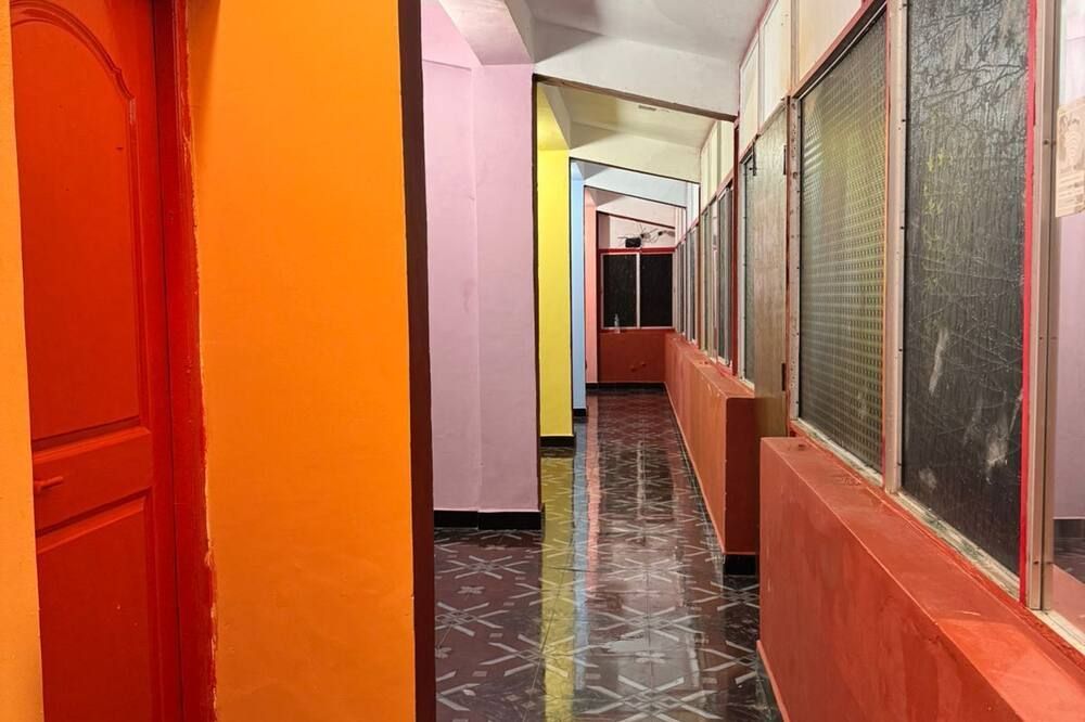 Lost Paradise A Social Hostel - Anjuna - Pasillo