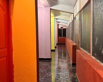 Lost Paradise A Social Hostel - Anjuna - Flur