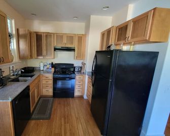 Serene 2-bedroom apartment in charming Kapaau perfect for relaxing stay - Kapaau - Kitchen
