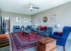 Lovely 3 Bedroom apartment in the heart of Sandton 505 - Johannesburg - Living room
