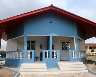 Tills Beach Resort - Nyanyanu - Edificio