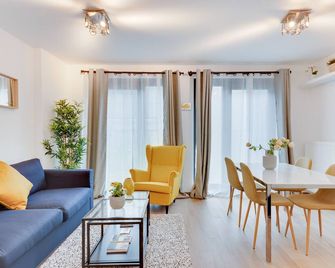 Europea Residences - Royal Studio Residence - Brussels Arts-Loi - Brussels - Living room