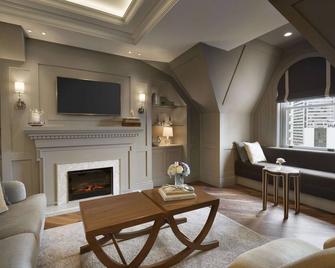Fairmont Hotel Macdonald - Edmonton - Living room