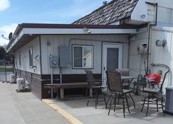 Unique Vacation Property Accomodates Up to 5 Guests - Rapid City - Patio