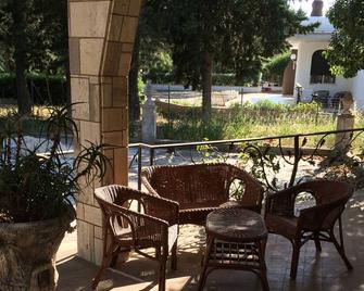 Villa L'Ottagono con cucina parcheggio privato telecamerizzato e wifi - Gioia del Colle - Balcone