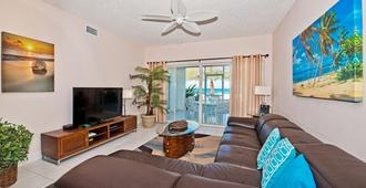 The Grandview Condos on Seven Mile Beach - George Town - Living room