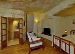 Twin-Arch 2 Bedroom Cave House - Urgup - Sypialnia