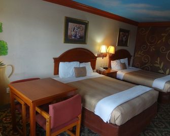 Nola Inn And Suites - New Orleans - Bedroom