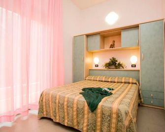 Hotel Pineta - Bellaria-Igea Marina - Habitación