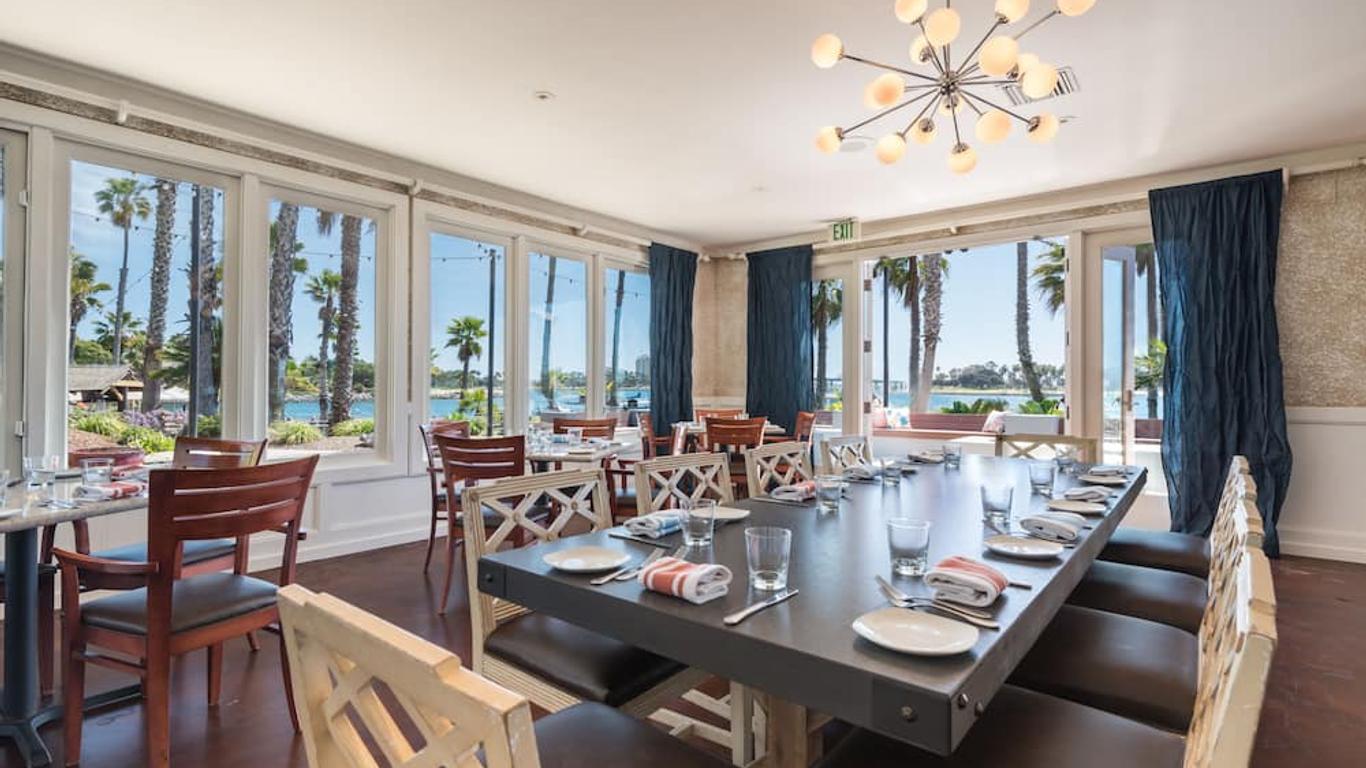 Paradise Point Resort & Spa