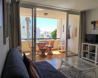 1 Bedroom Apartment For 2/4 People Near The Sea - Adeje - Living room