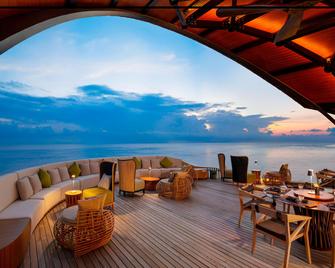 The Westin Maldives Miriandhoo Resort - Eydhafushi - Balcony