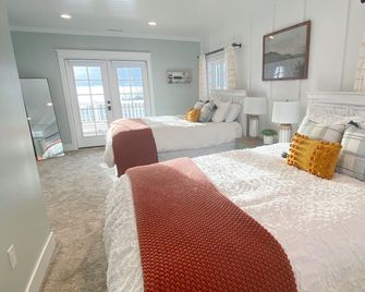 Ogden Valley Lake House - Huntsville - Bedroom