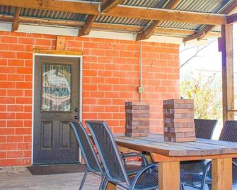 Waterfront Teepee 2 Red Fox - Seguin - Патіо