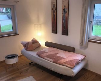 Ferienwohnung im Zentrum - Bad Endorf - Schlafzimmer