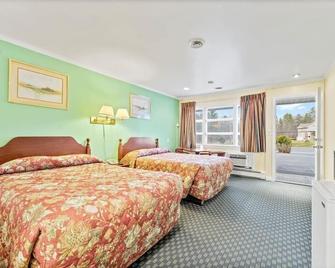 Top Hill Motel - Saratoga Springs - Bedroom