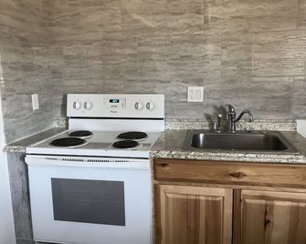 Chalet Motel - Bend - Kitchen