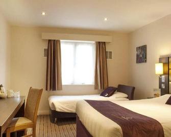 Premier Inn London Edmonton - London - Bedroom