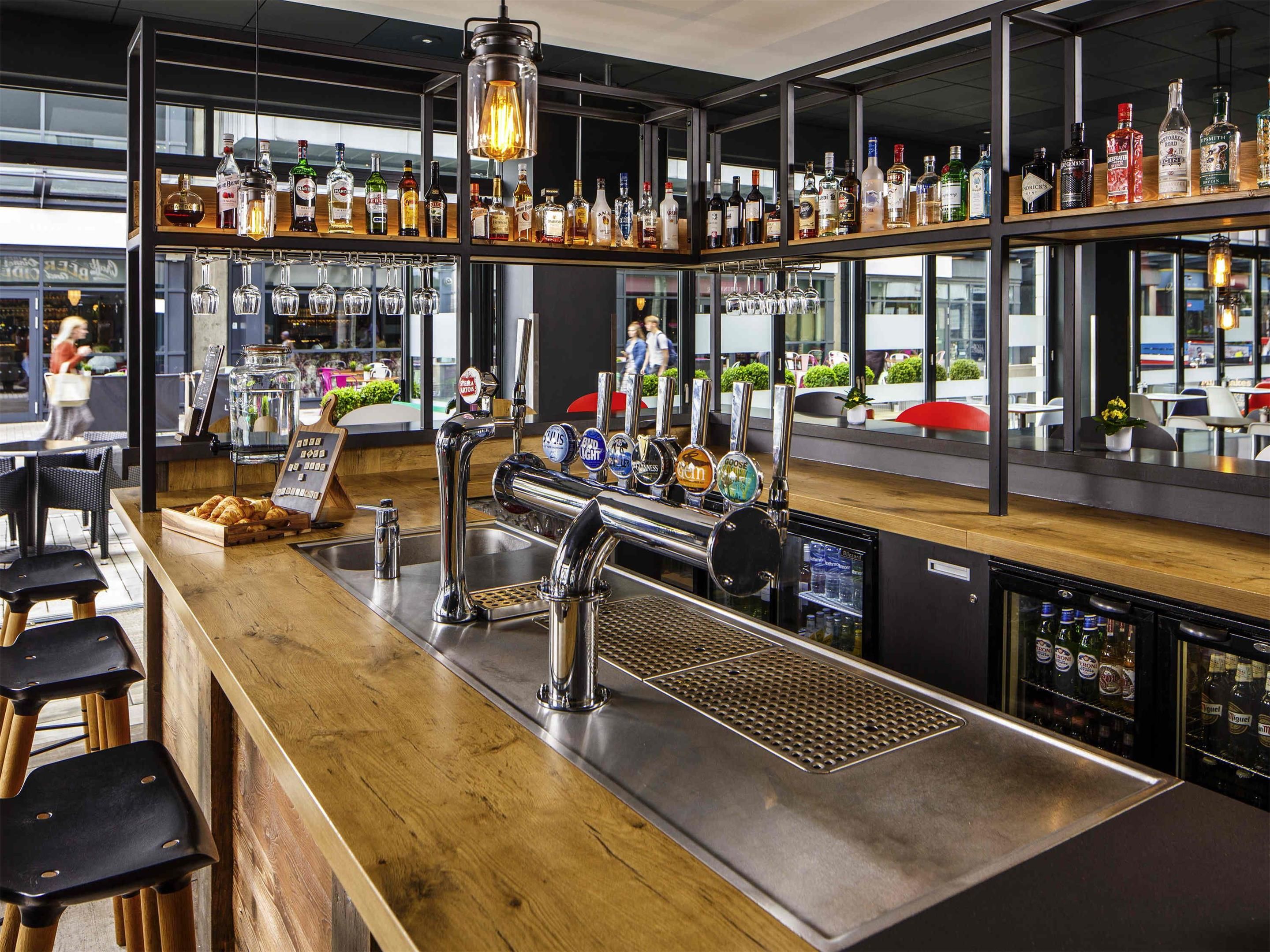 إيبيس بريستول سنتر - بريستول - بار