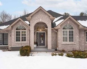 Casa ~ Pool ~ Fire Pit ~ Bbq - Orillia - Building