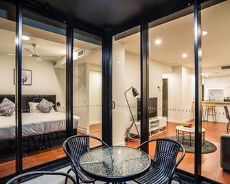 Atlas Apartments - Brisbane - Bedroom