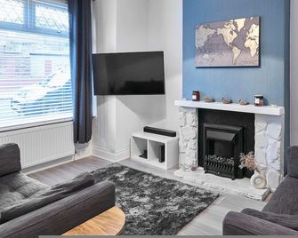 Host Stay Thurstane Street - Bolton - Sala de estar