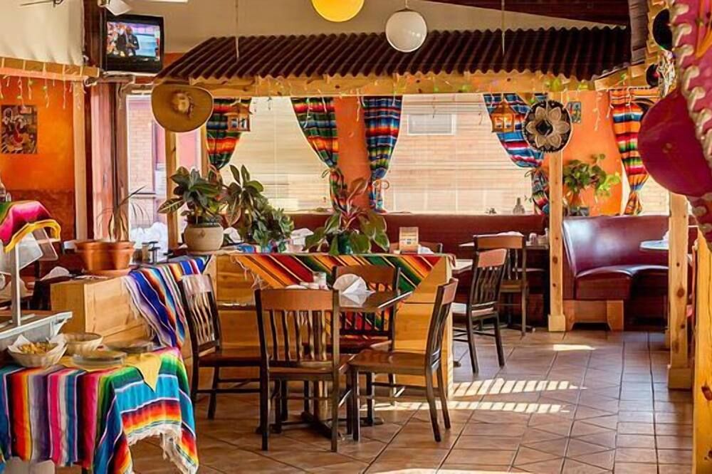 Casa Lemus Inn - Raton - Restaurant